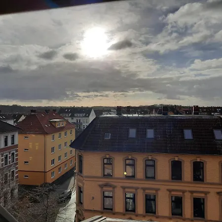 Zentral U Gemuetlich Ueber Den Daechern Von *